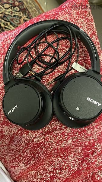 Sony headphones, brand new, non negotiable, first come first serve 1