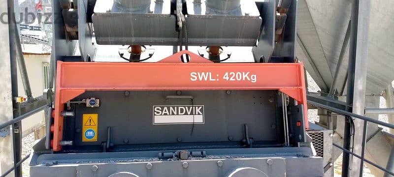 Ceusher 400tons/Hours almost new Sandvik 11