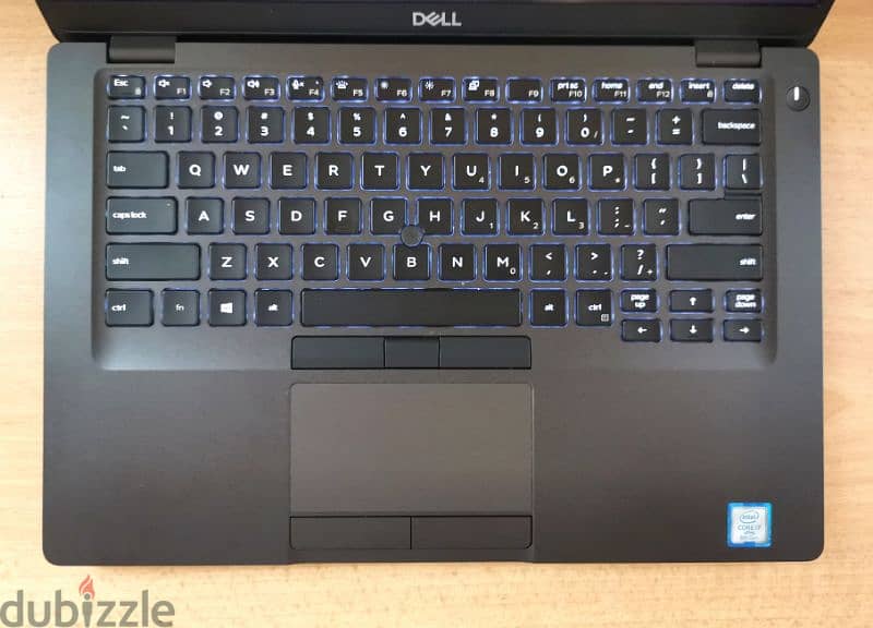 DELL TOUCH / i7-8th / 8RAM / 256SSD / likeNew 1