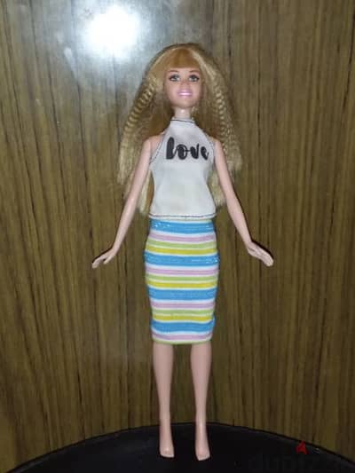 HANNAH MONTANA Gorgeous Disney Rare doll from Hasbro in outfit=18$