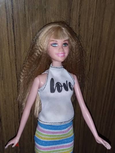 HANNAH MONTANA Gorgeous Disney Rare doll from Hasbro in outfit=18$