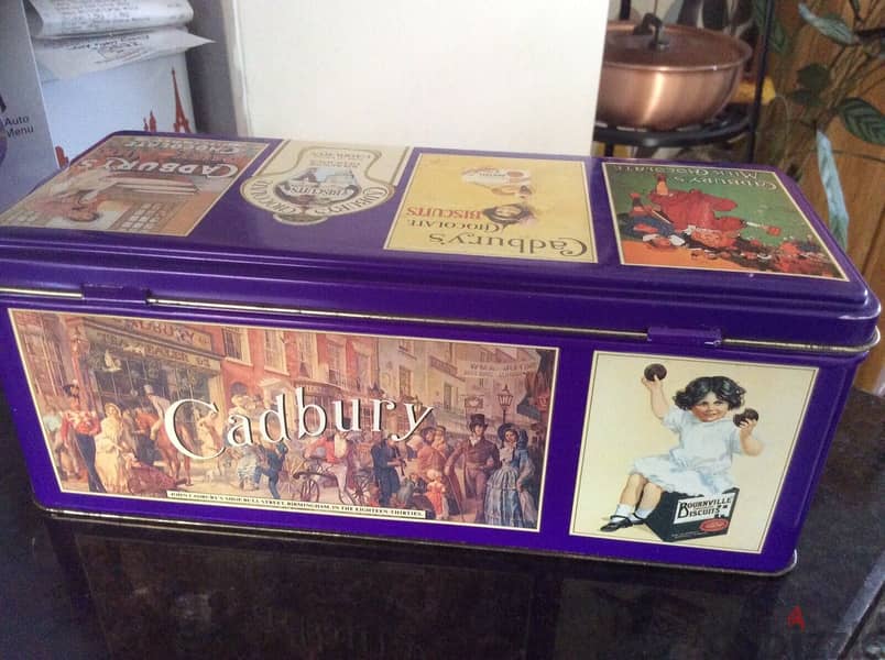 Cadbury Chocolate Biscuits collectible Tin box 1