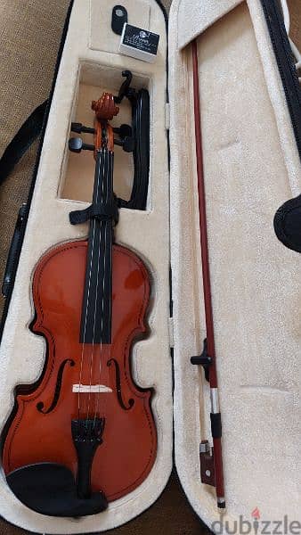 violin size 1/4 like new for age 5 to 7 years 0