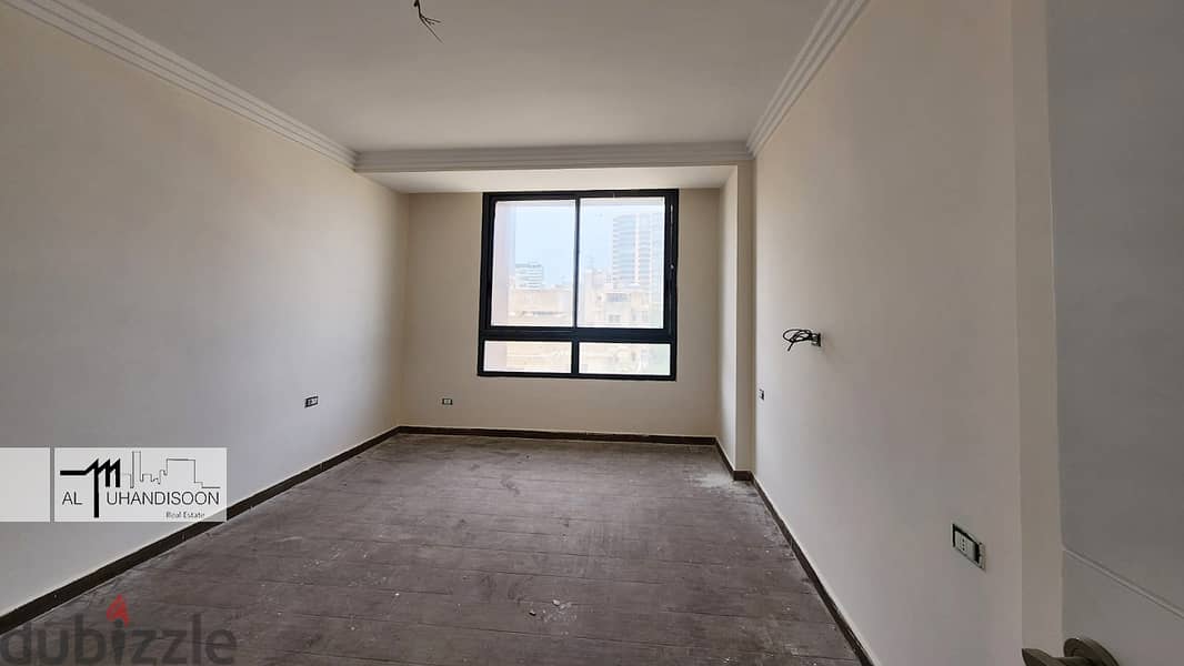 Apartment for Sale in Raouche شقة للبيع في الروشة 3