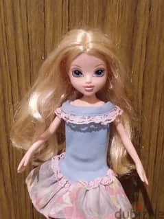 "AVERY" MOXIE GIRLS Great doll from MGA in a blue dress +shoes=14$