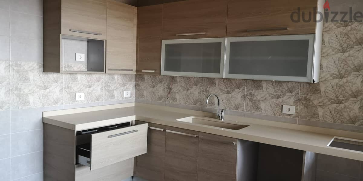 220 m2 apartment+ city view for sale in Marelias شقة للبيع في مارالياس 3