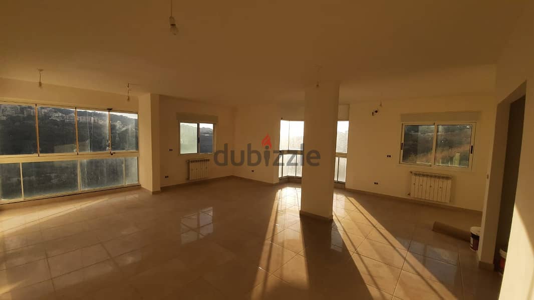 A 158 m2 apartment with a terrace and city view for sale in Mansourieh 3