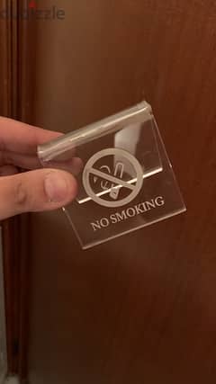 plexi desk non smoking sign