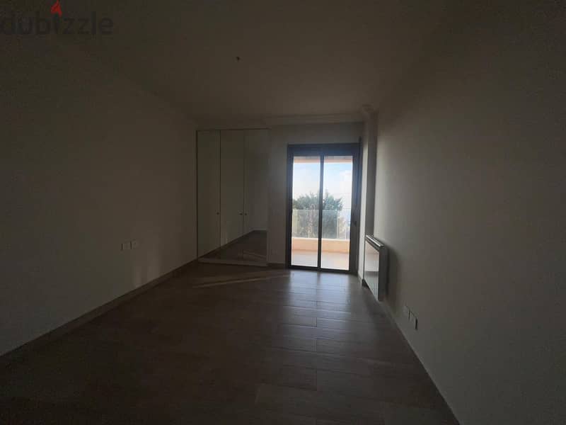 Apartment for sale in Broummana شقة للبيع في برمانا 4