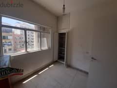 100m2 apartment for sale in Forn el chebak شقة للبيع في فرن الشباك 0