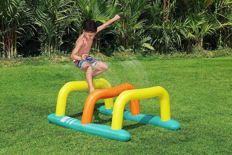 Bestway Inflatable Sprinkler Tunnel for Kids 2
