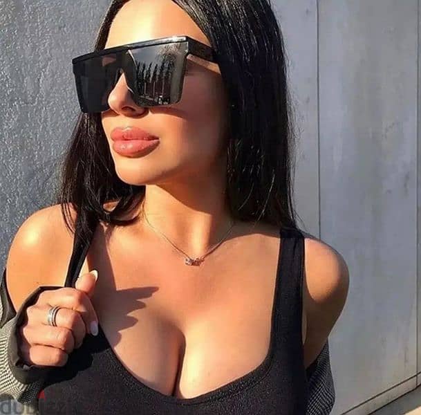 black sunglasses 1