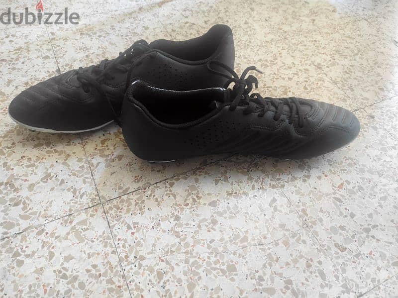 Kipsta Adult Dry Pitch Football Boots Agility 100 Ag/Fg, Black
size 45 2