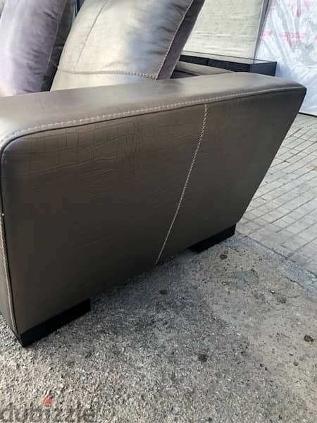 طقم كنب Natuzzi 2