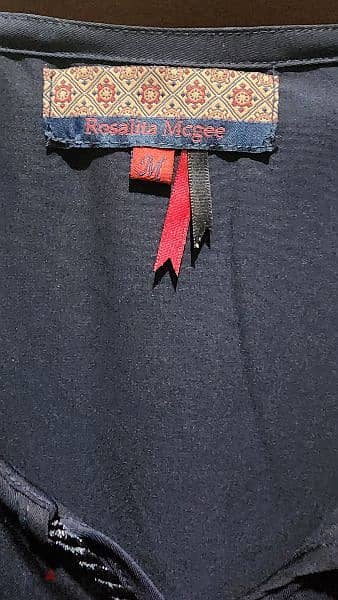 Rosalita Mcgee Navy embroidered dress medium 38 40. فستان 5