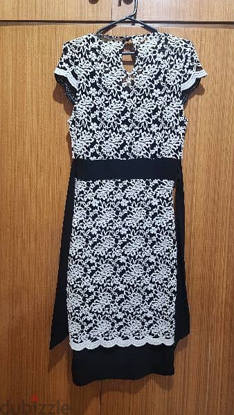 Black & white embroidered lace dress S/M فستان مطرز 4