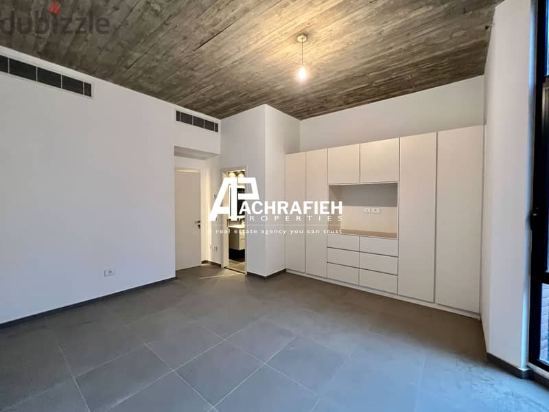 250 Sqm - Apartment For Rent In Achrafieh - شقة للإجار في الأشرفية 9