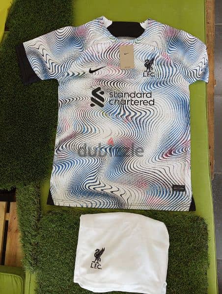 Liverpool football Shirt & Short (Made in Thailand) 0