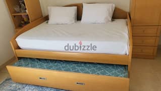 double bed, 2 closets,high quality,like new. 0