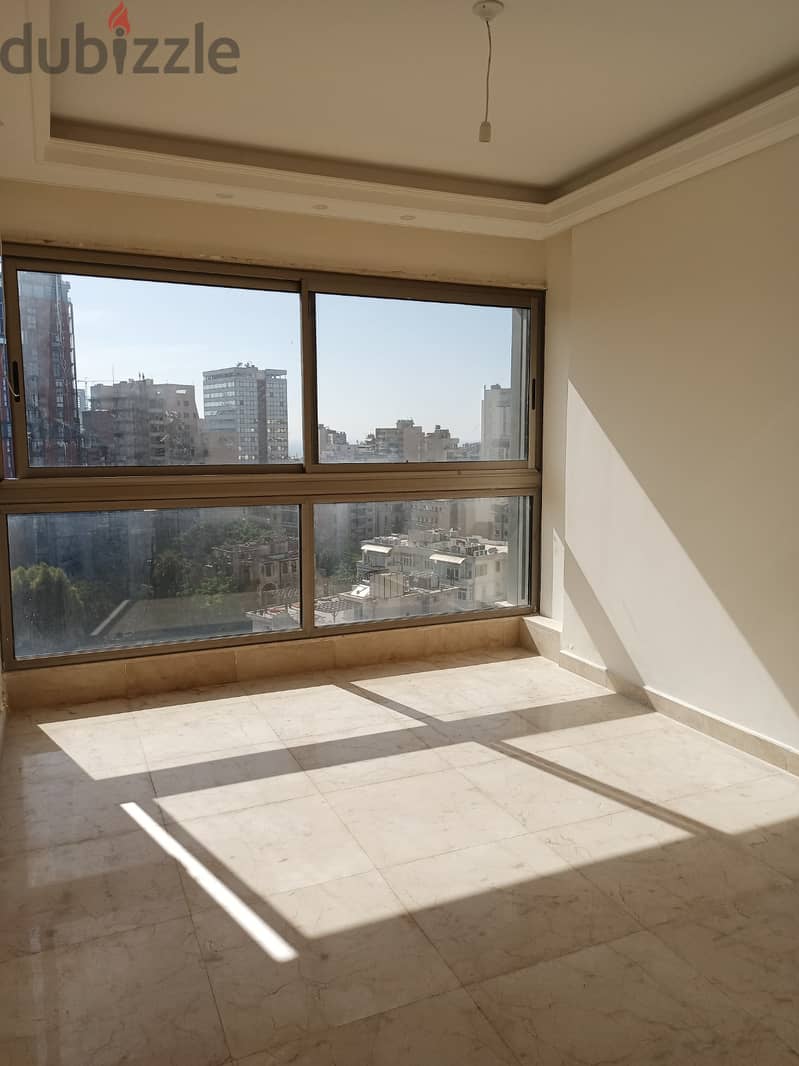 148 m2 apartment for sale in Hamra شقة للبيع في الحمرا 3