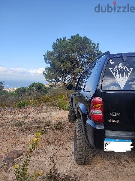 Lifted Jeep Liberty 3