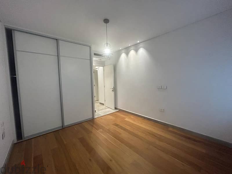 L12463-Charming 3-Bedroom Apartment for Rent in Hamra, Ras Beirut 4