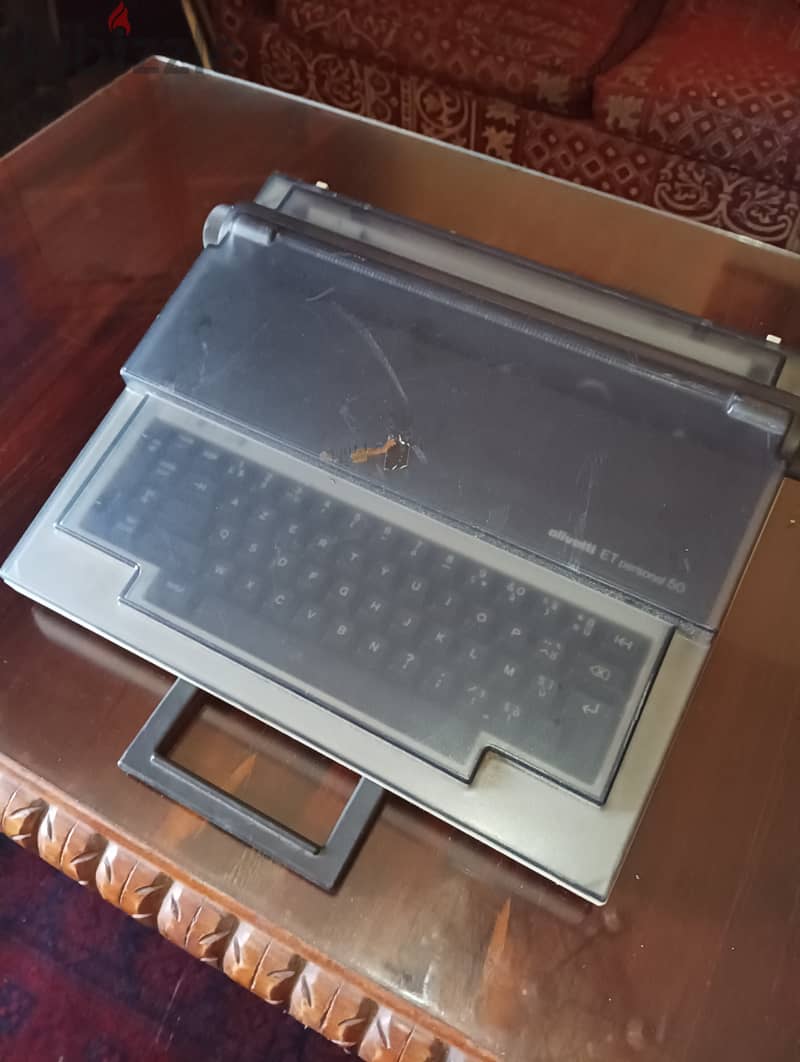 Vintage Olivetti ET Personal 50 Type Writer 2