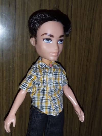 BRATZ BOYZ DYLAN LOOKIN BRATZ MGA 2003 weared Great doll +Shoes=26$