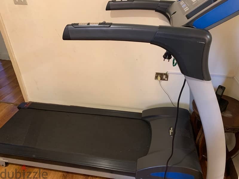 treadmill and cardio machine used but as new 1