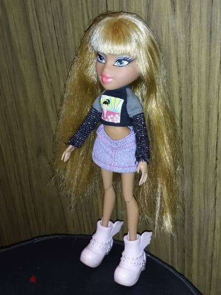 HELLO MY NAME IS RAYA MGA from 2015 As New weared doll +big Shoes=18$ 6