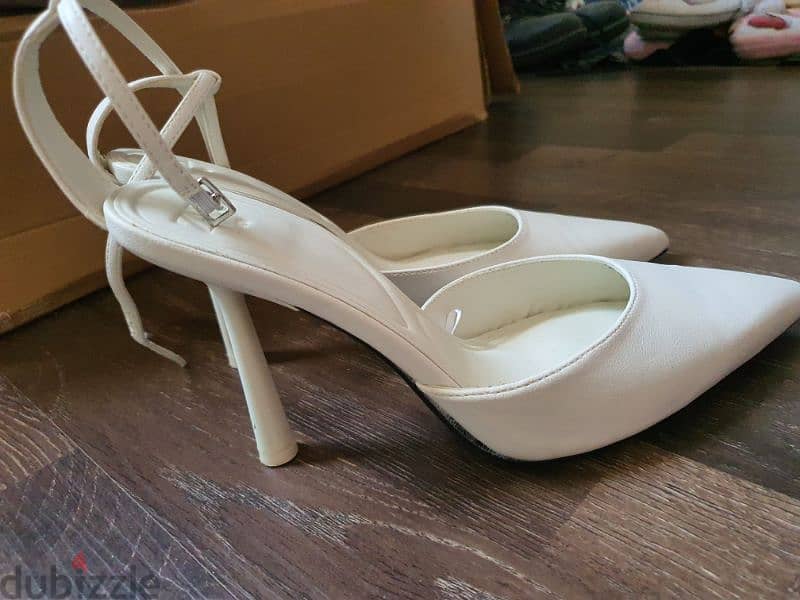 Zara high heel sandals size 40. used only once. 1 million Lira 1