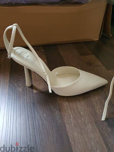 Zara high heel sandals size 40. used only once. 1 million Lira 2