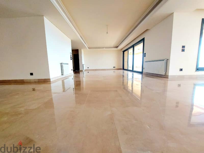 RA23-1936 Spacious apartment in Ramlet el Bayda is for rent, 550m 1