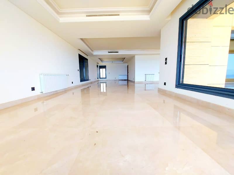 RA23-1936 Spacious apartment in Ramlet el Bayda is for rent, 550m 2