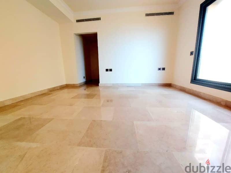 RA23-1936 Spacious apartment in Ramlet el Bayda is for rent, 550m 6