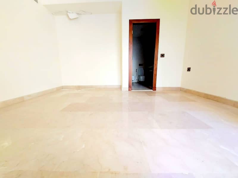 RA23-1936 Spacious apartment in Ramlet el Bayda is for rent, 550m 8