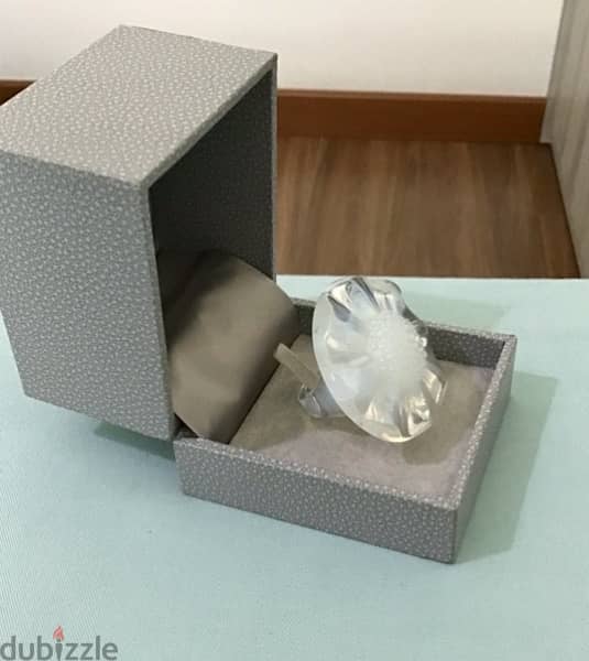 new in box original Lalique france opalescent crystal flower ring 3