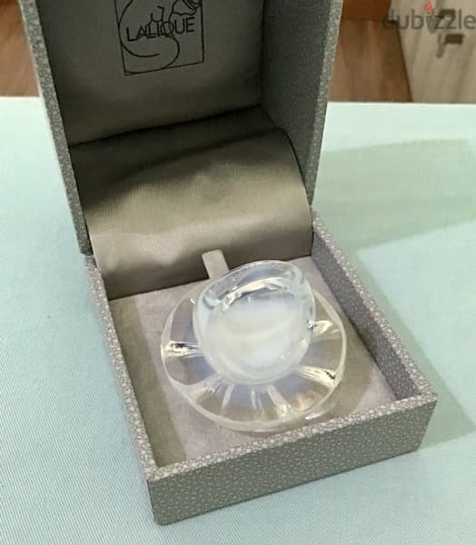 new in box original Lalique france opalescent crystal flower ring 9