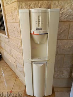 General water dispenser with mini fridge براد مي 0