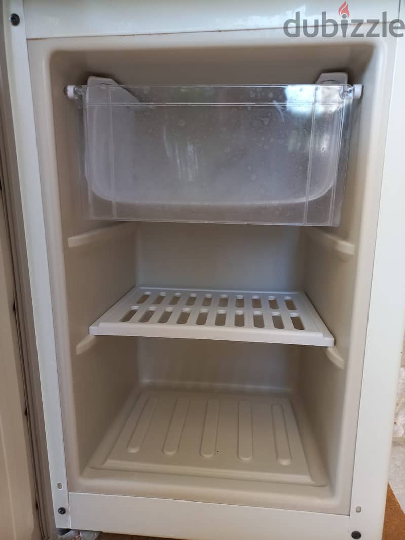 General water dispenser with mini fridge براد مي 5