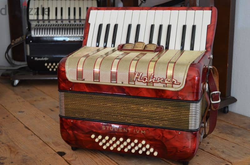 The Accordeon Shop/////Accordion Service 5