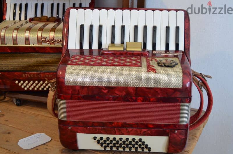 The Accordeon Shop/////Accordion Service 6