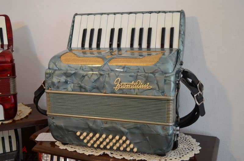 The Accordeon Shop/////Accordion Service 7