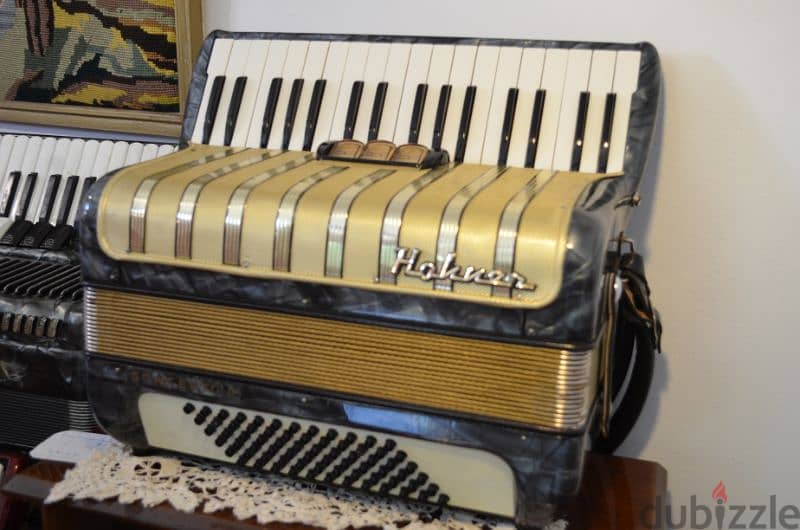 The Accordeon Shop/////Accordion Service 9