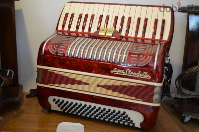 The Accordeon Shop/////Accordion Service 10