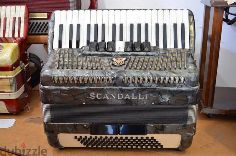 The Accordeon Shop/////Accordion Service 11