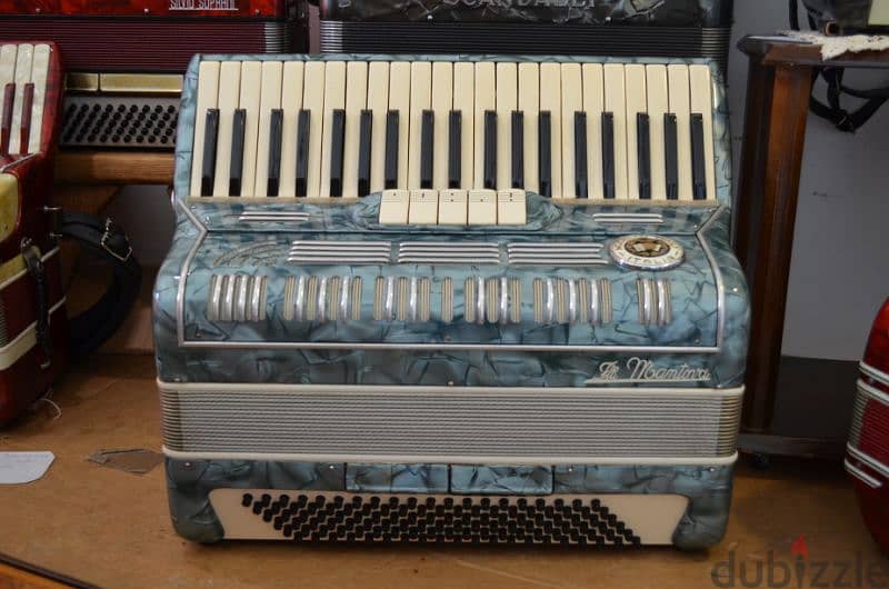 The Accordeon Shop/////Accordion Service 17