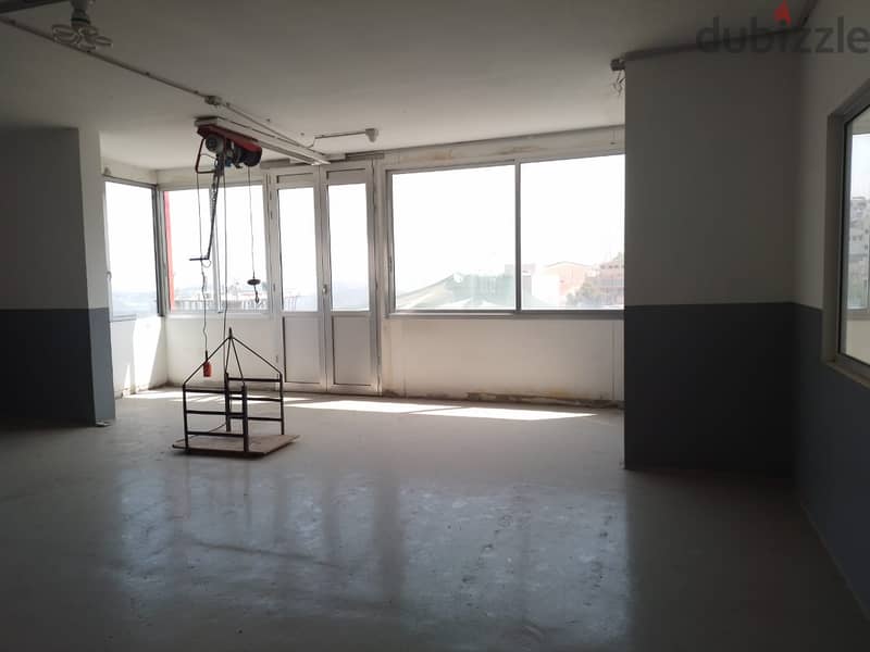 A 300 m2 factory with open space area  for rent in Mazraat yachouh 10