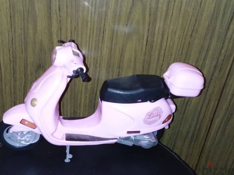 Barbie VESPA can stand Great As New Mattel perfect to Barbie girl doll 2