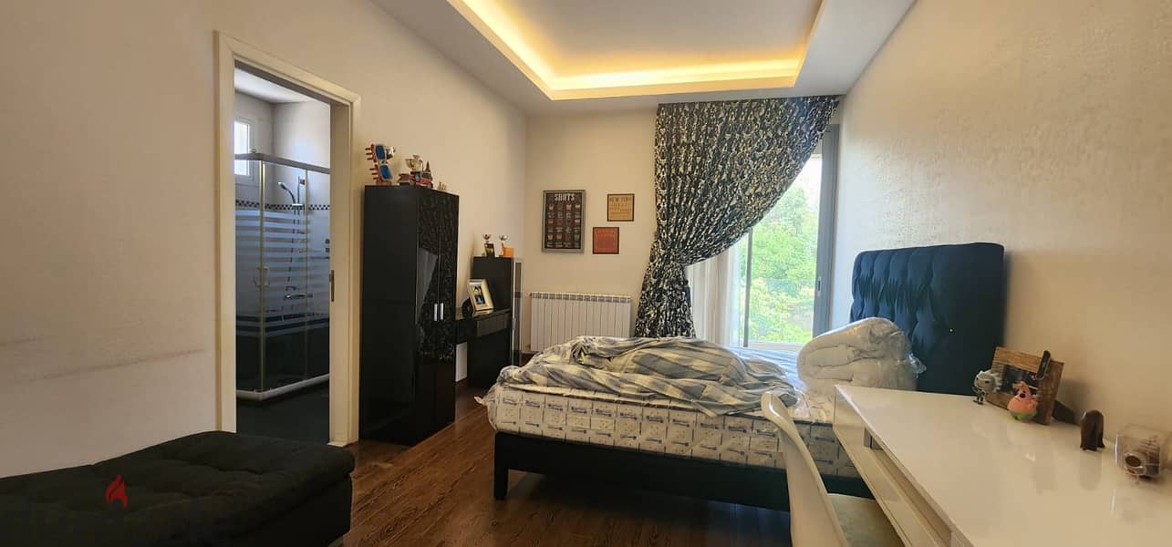L12541-Luxurious 4- Bedroom Apartment for Sale in Mar Takla Baabda 5